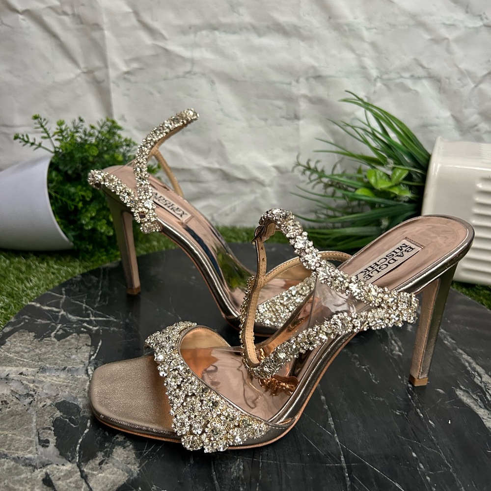 BADGLEY MISCHKA
Galia Crystal Ankle
Strap Evening Shoe size 9 new
CHAMPAGNE - Picture 6 of 17